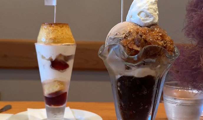 鎌倉で生クリームたっぷりのパフェ。プリン ア・ラ・モードが食べたい